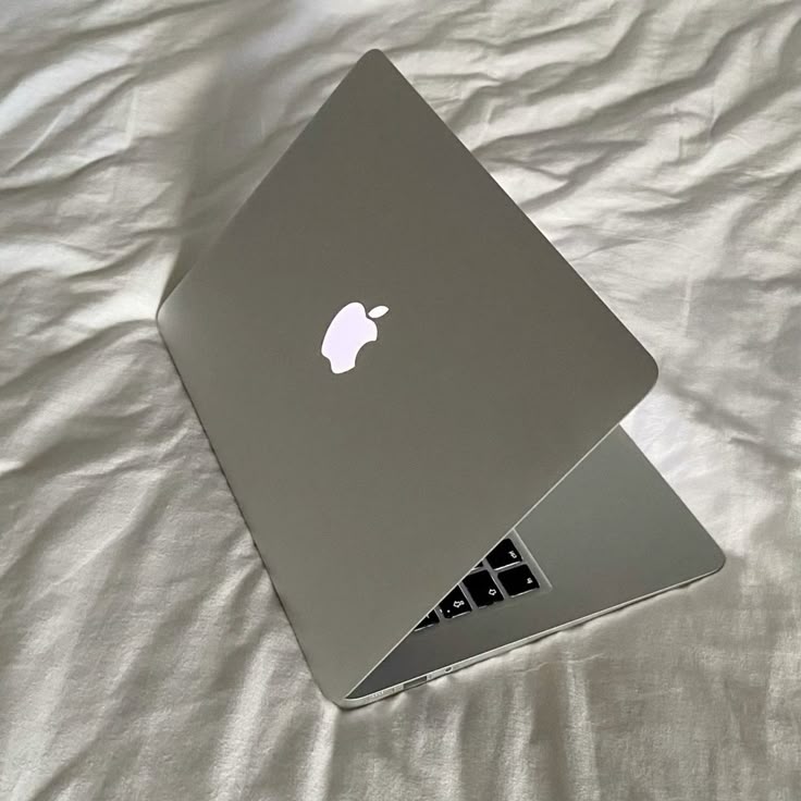 How Dust and Sand in Dubai Impact Your MacBook's Performance