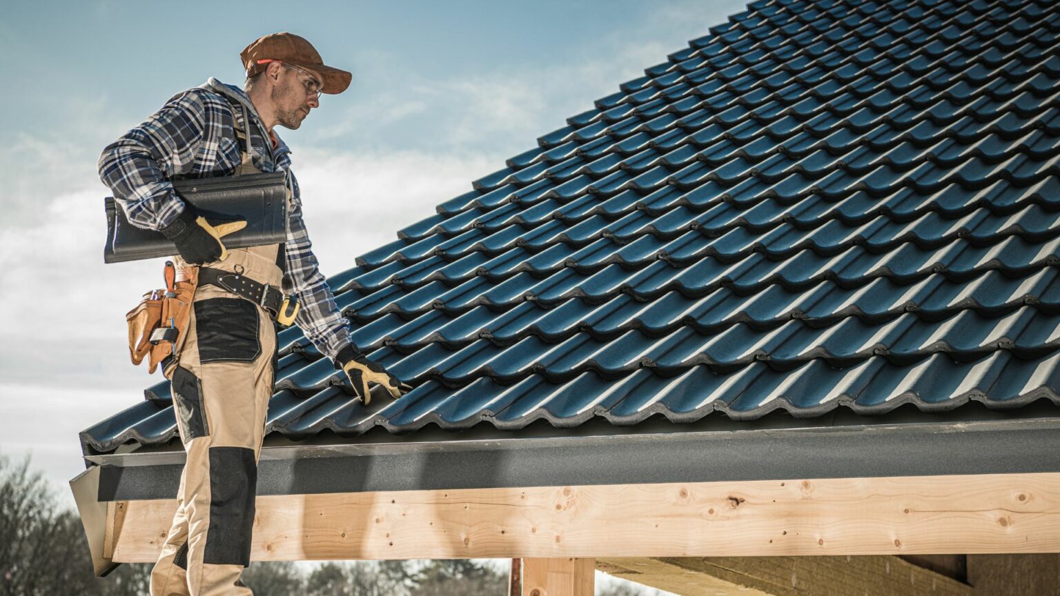 A Guide to Clay Tile Roofs (2025 Guide)