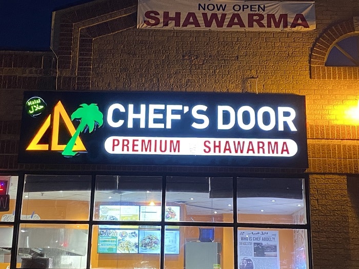 Turn Walk-ins into Loyal Customers with Effective Storefront Signs