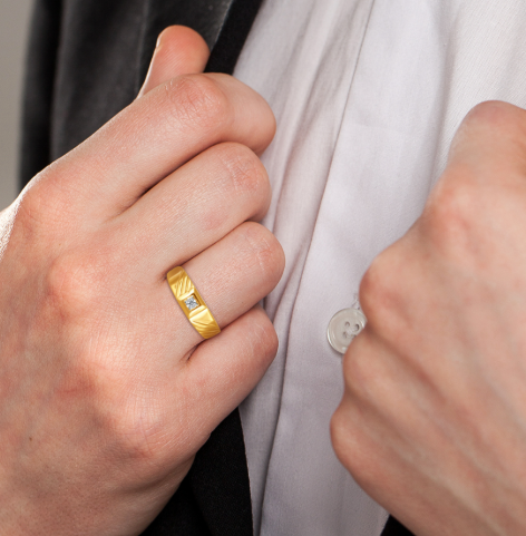 Men’s Must-Have: Lightweight Gold Rings from Everlite Senco