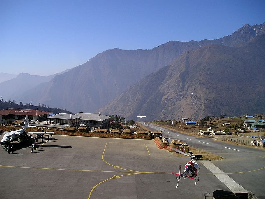 Lukla to Everest: Why Hiring Locally Is the Smartest Move