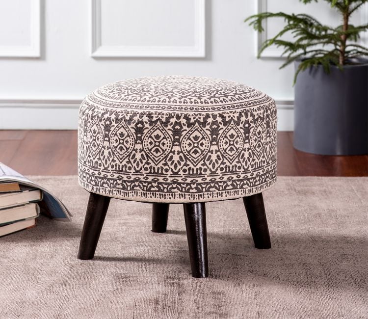 Wooden vs. Metal Stools: Which One Suits Your Style?