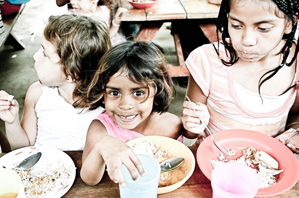Charity in Daily Life: Small Acts with Great Rewards