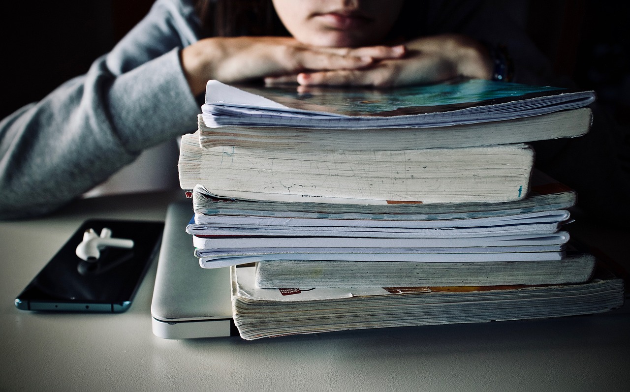 Strategies for Students Considering the Purchase of Academic Papers Online