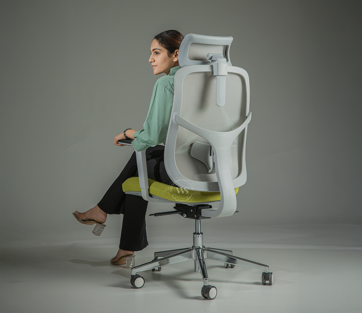 Home Office Furniture Essentials for Comfort and Productivity