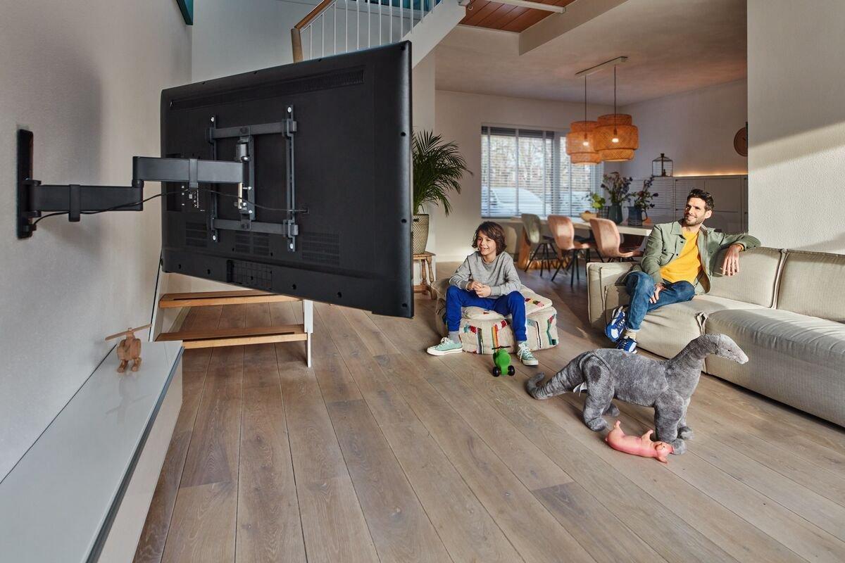 The Smart Home Surge: How Electricians Can Stay Ahead in the Age of Automation