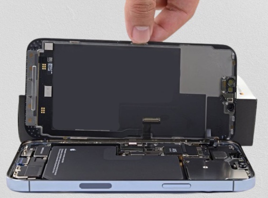 What to Do When Your iPhone Gets Wet: A Complete Emergency Guide for Dubai Users
