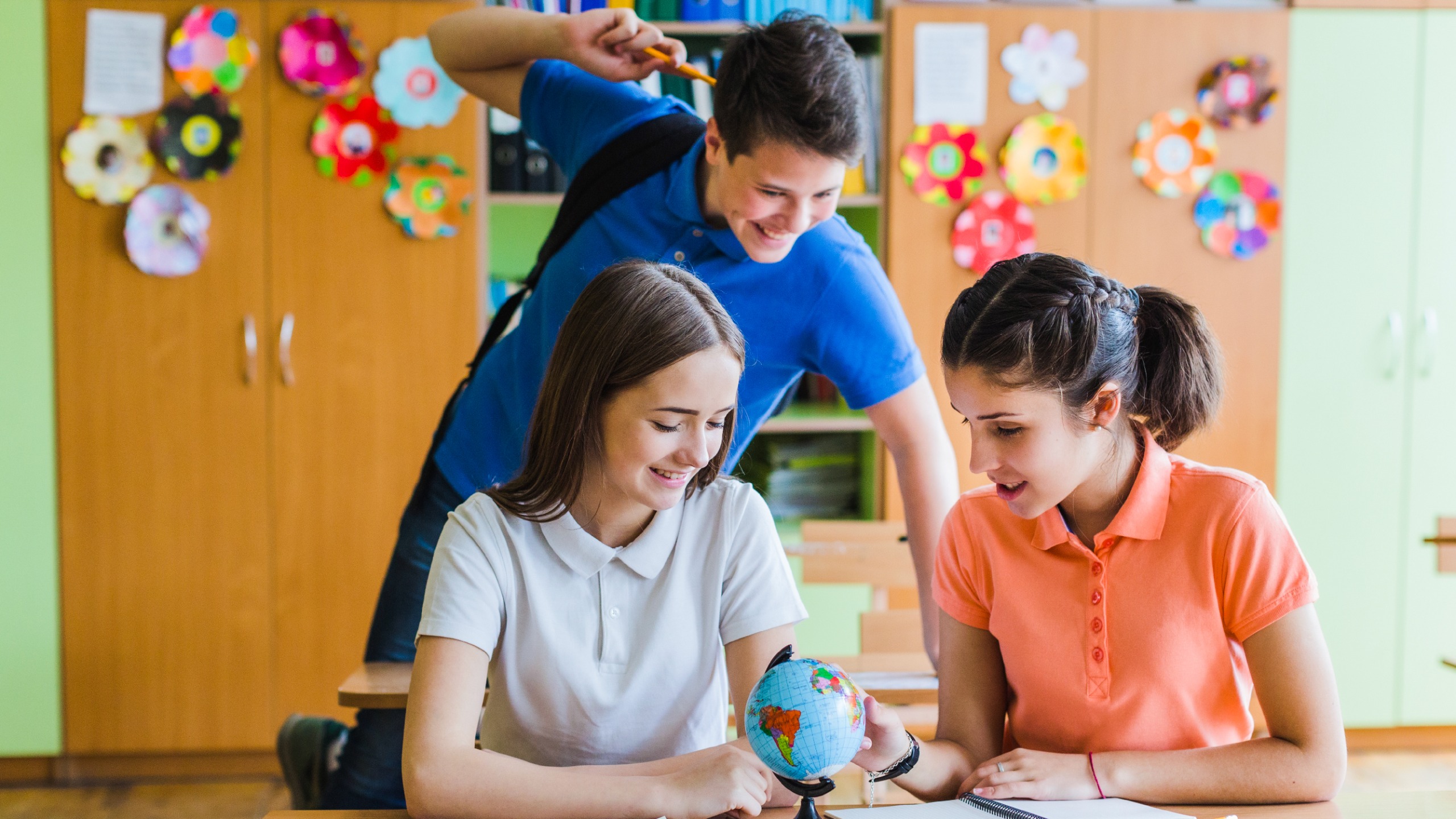 Integrating STEAM into Classrooms in Oman: Enhancing Education Through Science, Technology, Engineering, Arts, and Mathematics