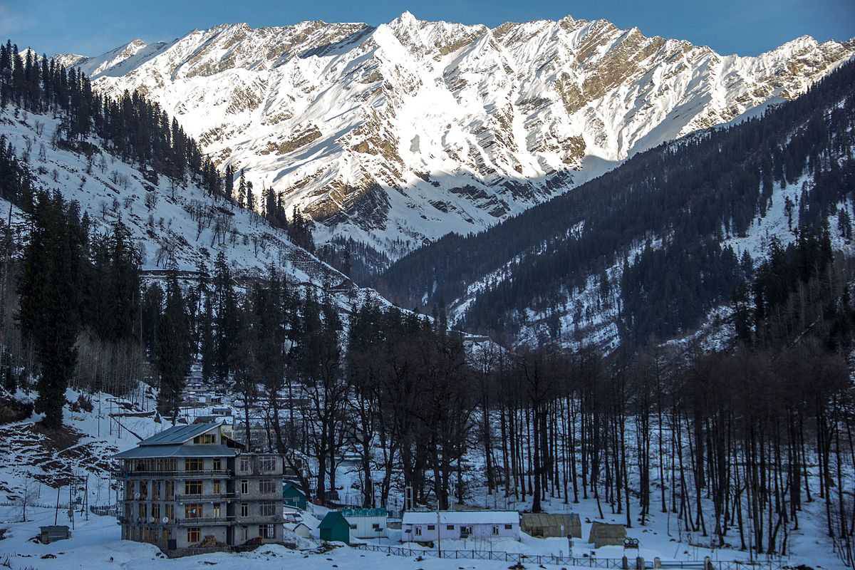 Manali Tour Packages from Mumbai: Scenic Routes and Travel Tips
