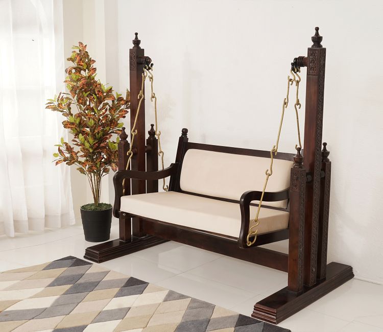 How to Choose the Best Swing Chair for Your Balcony