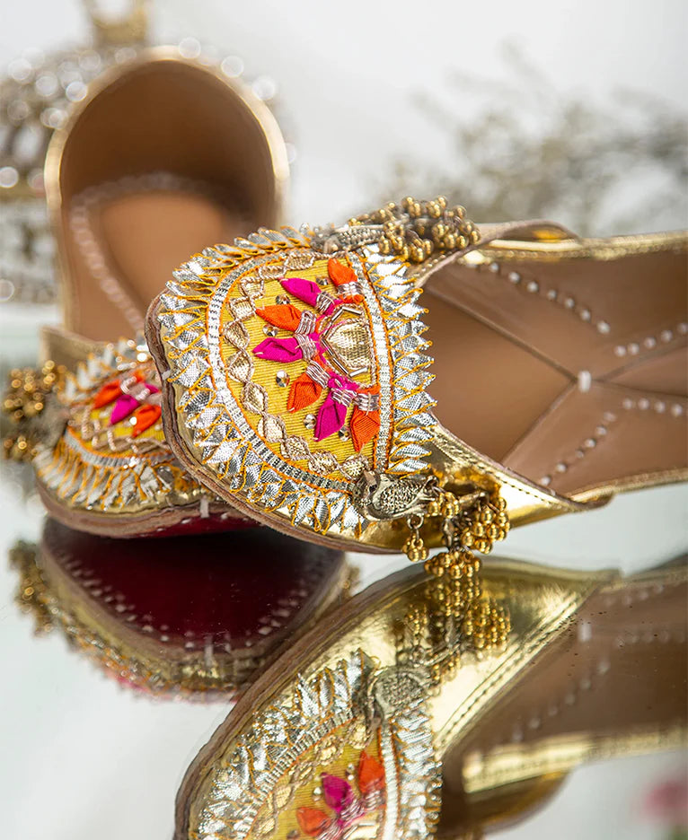 Top Festive Punjabi Juttis for Women – 2025 Guide