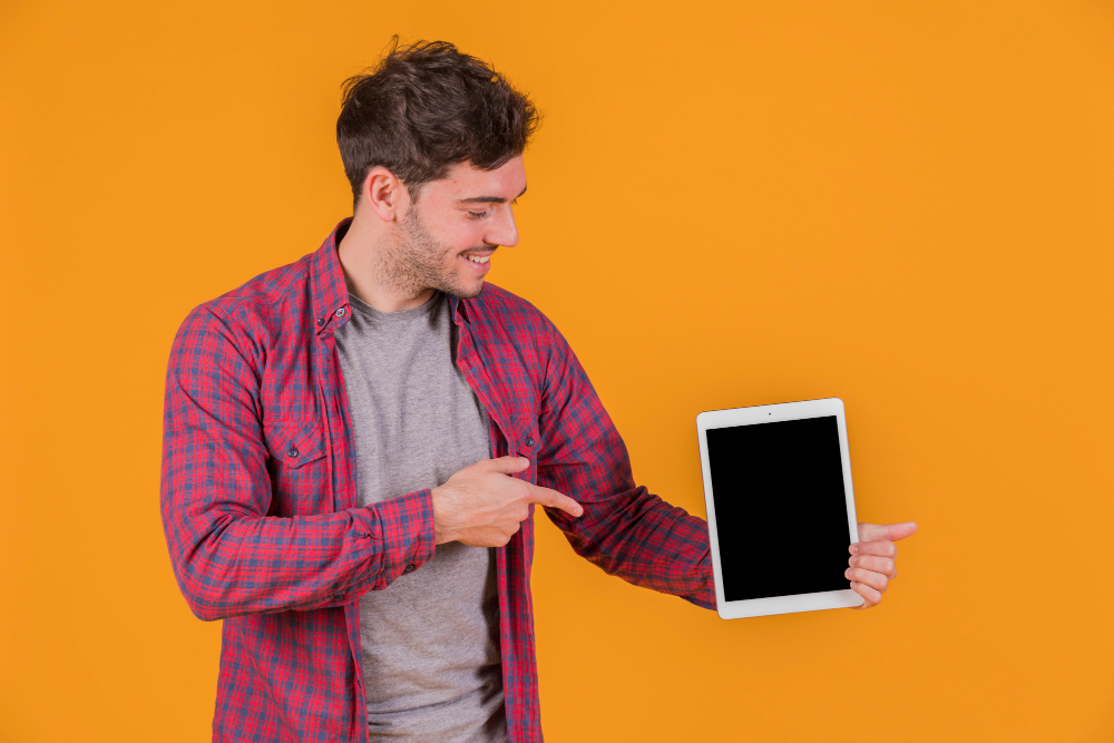 What Factors Should You Consider Before Deciding to Sell Your iPhone for Cash?