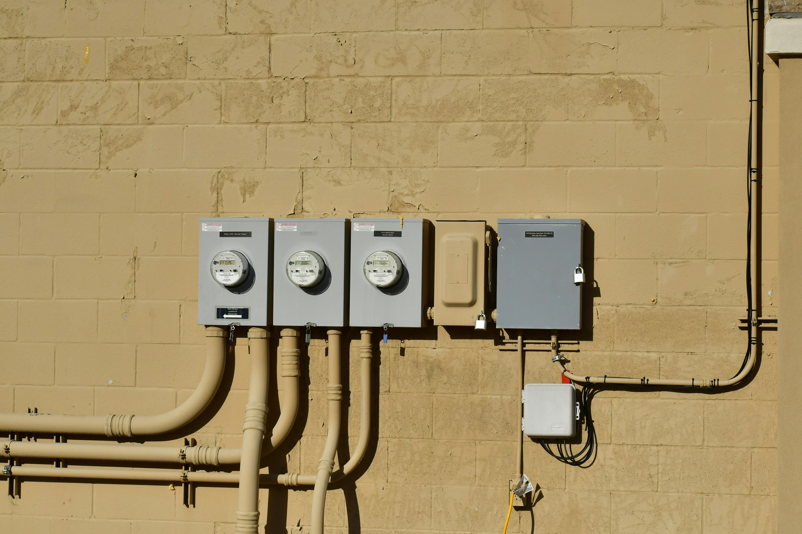 Why Switching to Energy Management Systems for Hotels Is a Smart Move