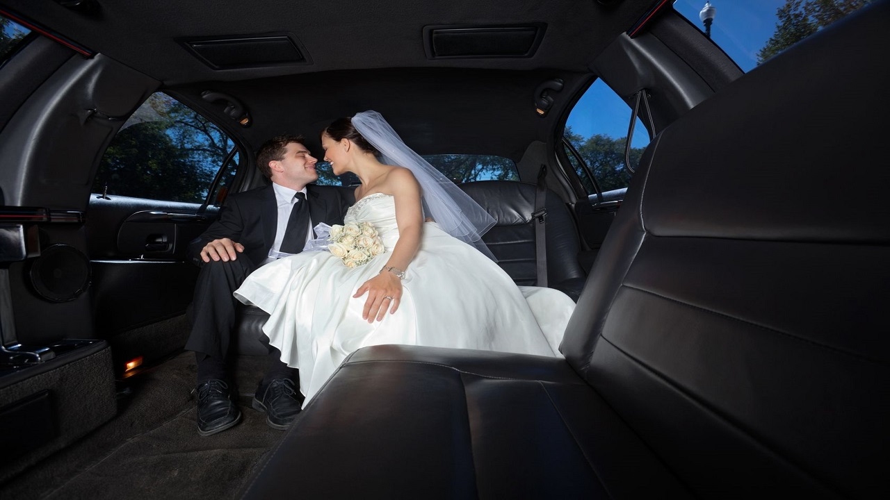 Wedding Limo Services Montreal – Luxury Transportation for Your Special Day