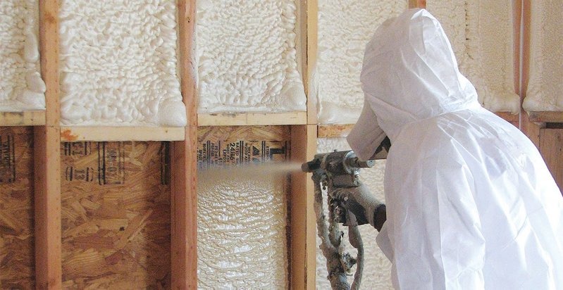 Spray Foam Insulation vs. Traditional Insulation: Which Is Best for Thomasville, GA?