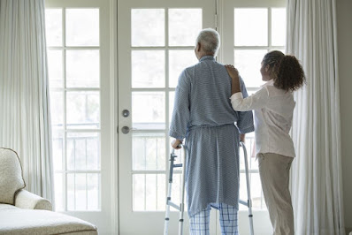 How Home Health Care Service Supports Aging Parents