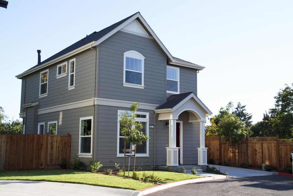 Land vs. House: What’s Better for Long-Term Value in Texas?
