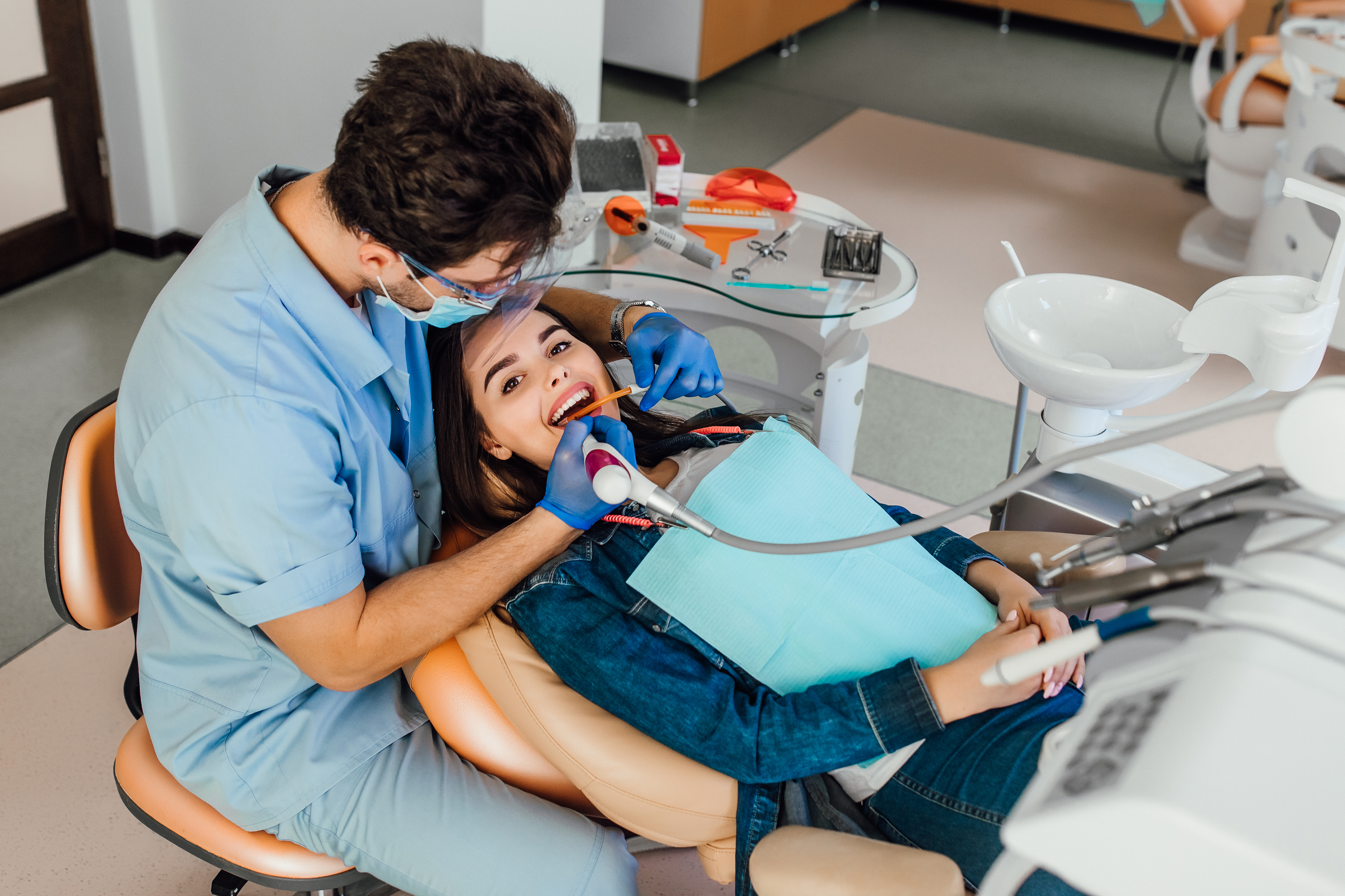 How a Dentist in Minnieville Road Can Help You Achieve a Brighter Smile
