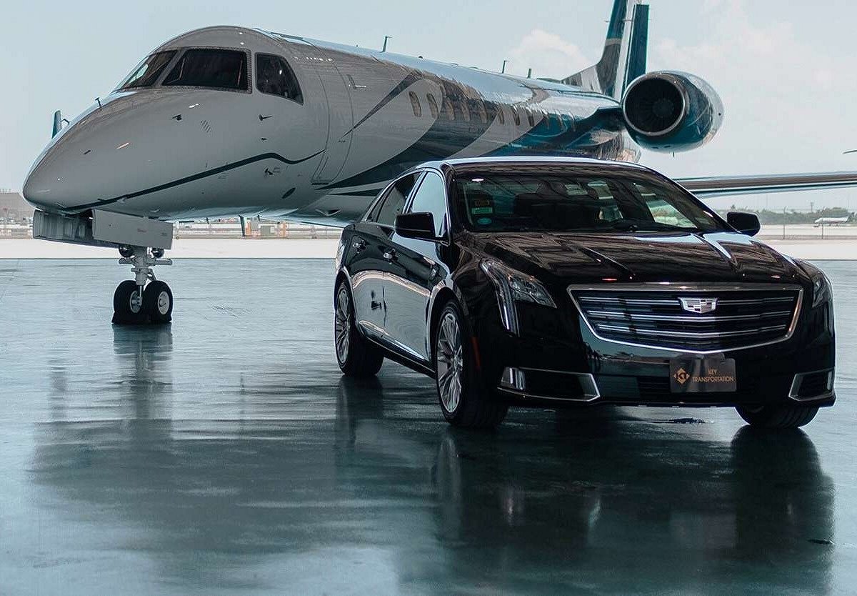 Reliable Fort Myers Airport Car Service – Travel in Comfort with SAL Limo