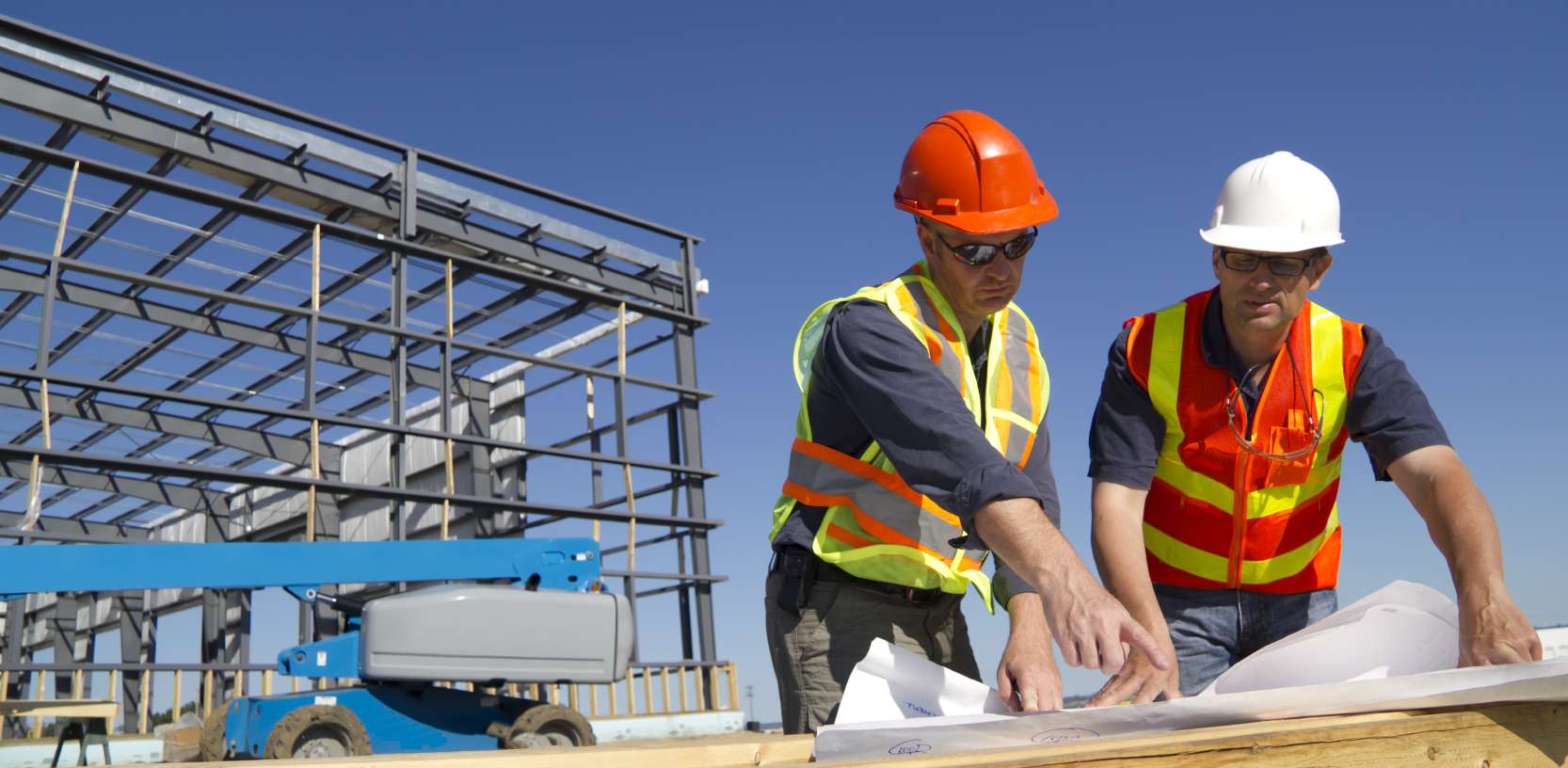 What does a Contractor do in Construction?