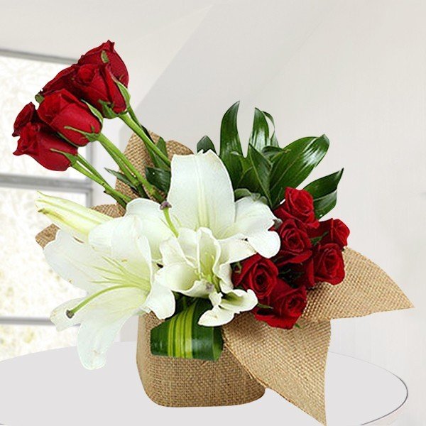 Celebrate Every Emotion with Online Flower Delivery & Personalized Gifts in India