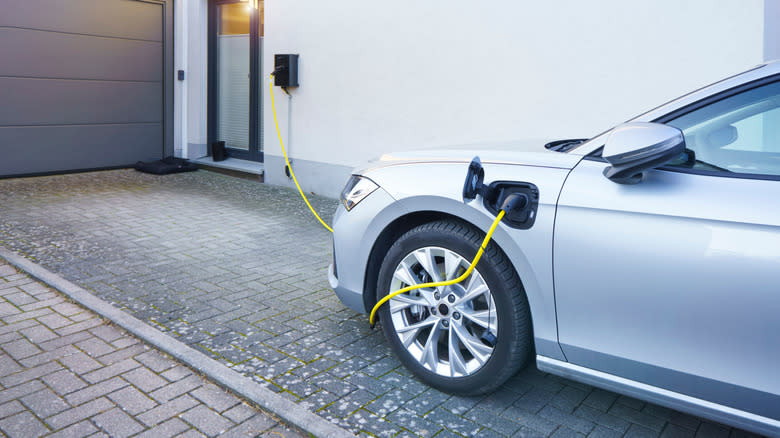 Top 5 Mistakes People Make When Choosing EV Charging Station Installers