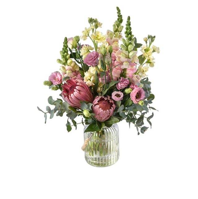 Florist Tips: Keeping Your Flowers Fresh Longer