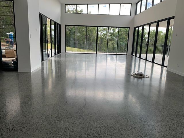 London Exposed Aggregate Flooring | Sleek and Hard-Wearing