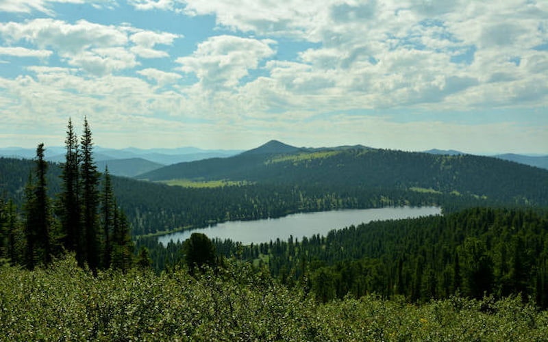 Russia for Adventurers: From Siberian Treks to Kamchatka Volcano Hikes
