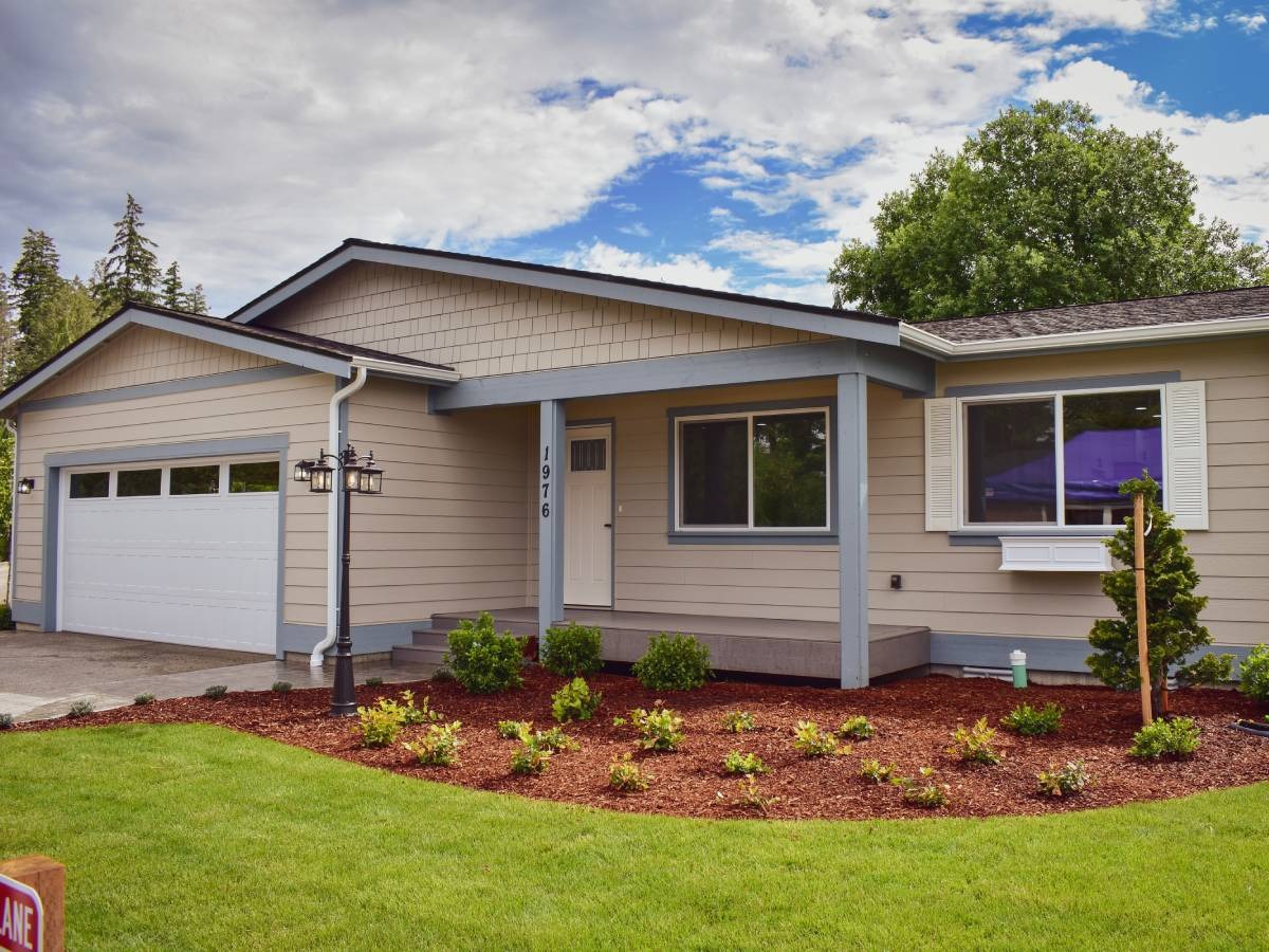 Don’t Let Siding Damage Destroy Your Home’s Value