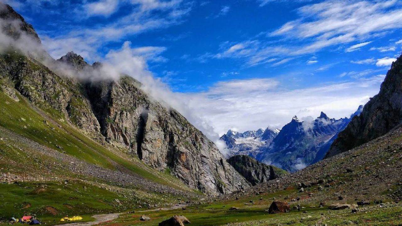 Hampta Pass Trek – A Thrilling Adventure with Himalayan Daredevils