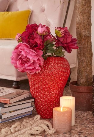 Strawberry Flower Vase: A Sweet Touch of Whimsy for Your Décor