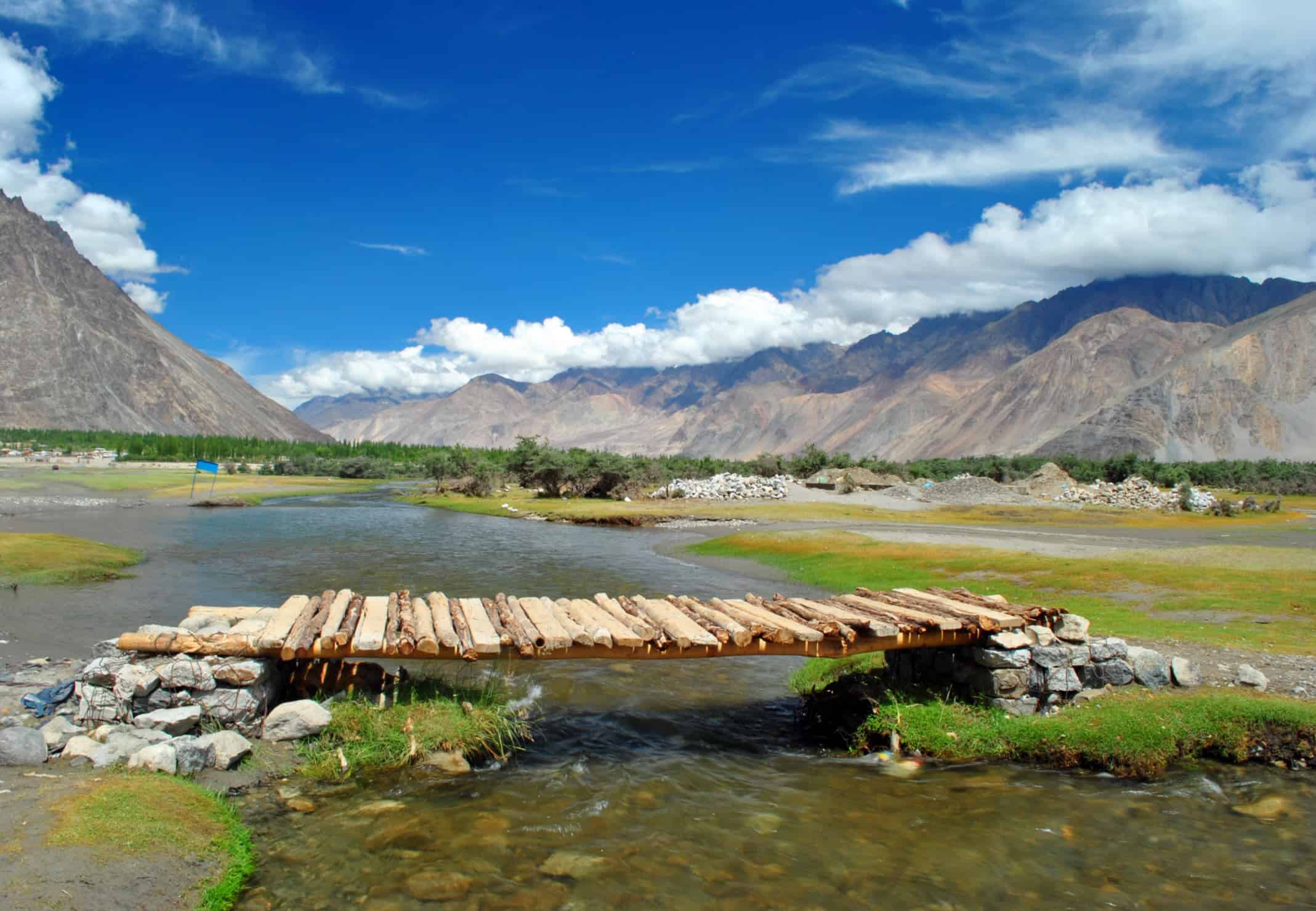 Leh to Nubra Valley Distance – A Scenic Himalayan Drive