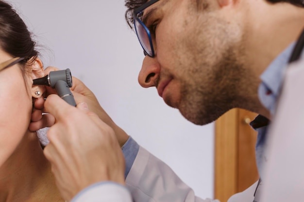 Professional Ear Cleaning Techniques Used in Dubai
