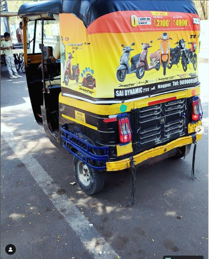 How to create attractive design to cater more audience in auto rickshaw advertising?