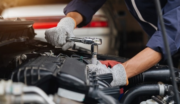 How the Best Auto Body Repair Services Maintain OEM Standards