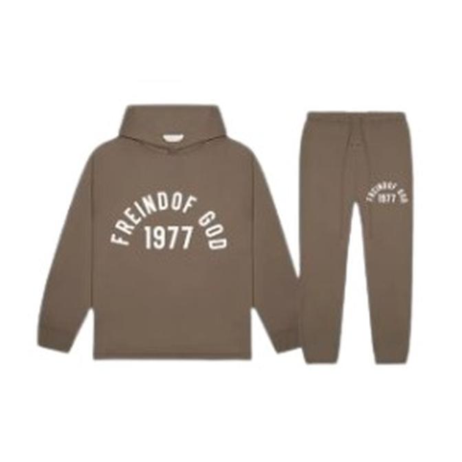 Must-Have Brown Hooded Tracksuit – Stylish & Cozy