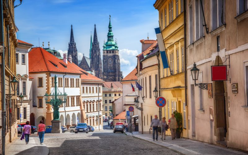 7 Beautiful Castles near Prague worth Exploring