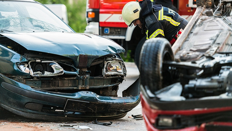 When to Call an Accident Attorney After a Crash in Orlando