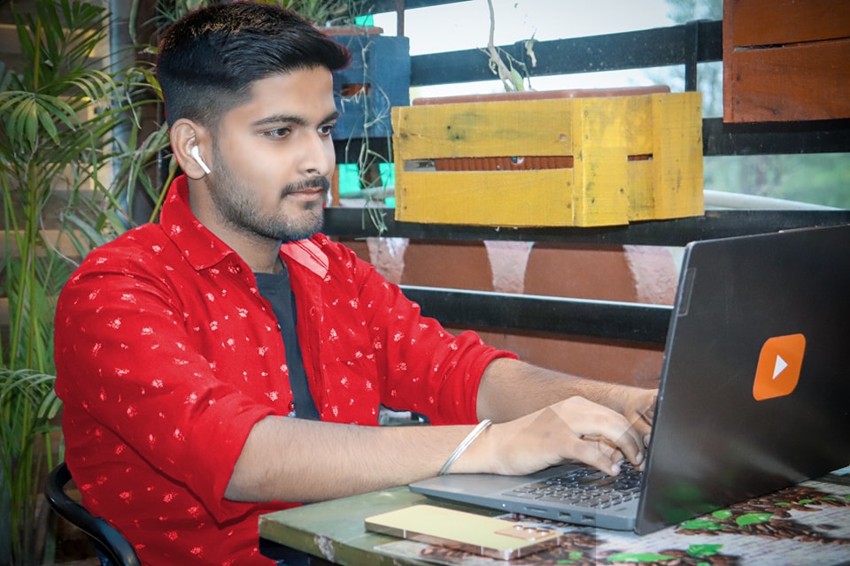 From Cyber Café to Tech Creator: The Inspiring Journey of Krishan Kant Chura aka Bytes Therapy