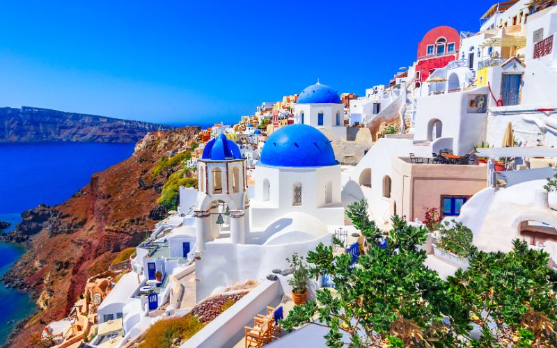 10 Must-Visit Churches and Monasteries in Greece