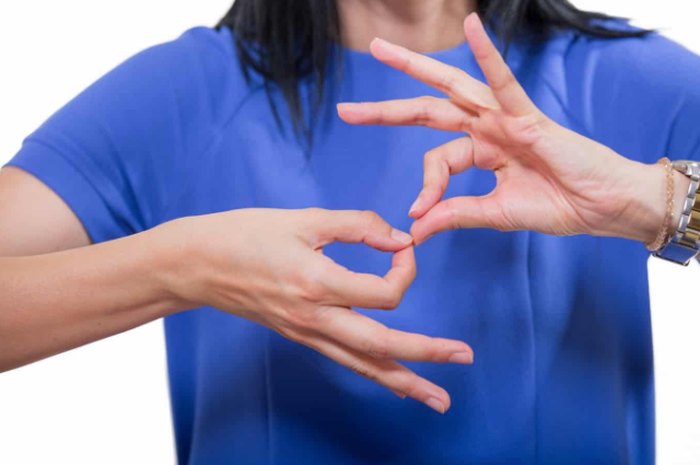 Find a Sign Language Interpreter Near You Easily Today