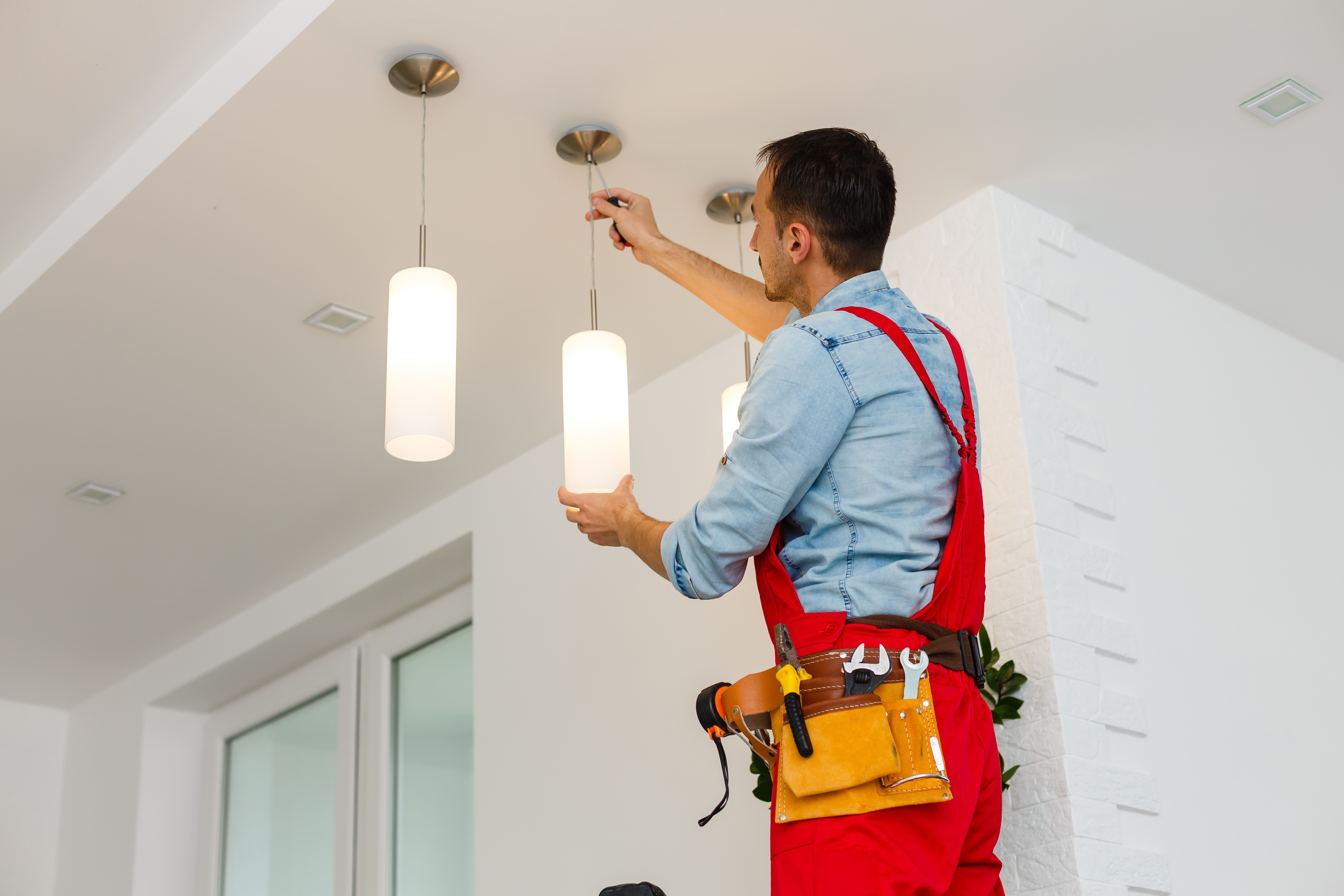 How to Choose the Right Lighting Contractor in Chicago, IL for Your Home or Office