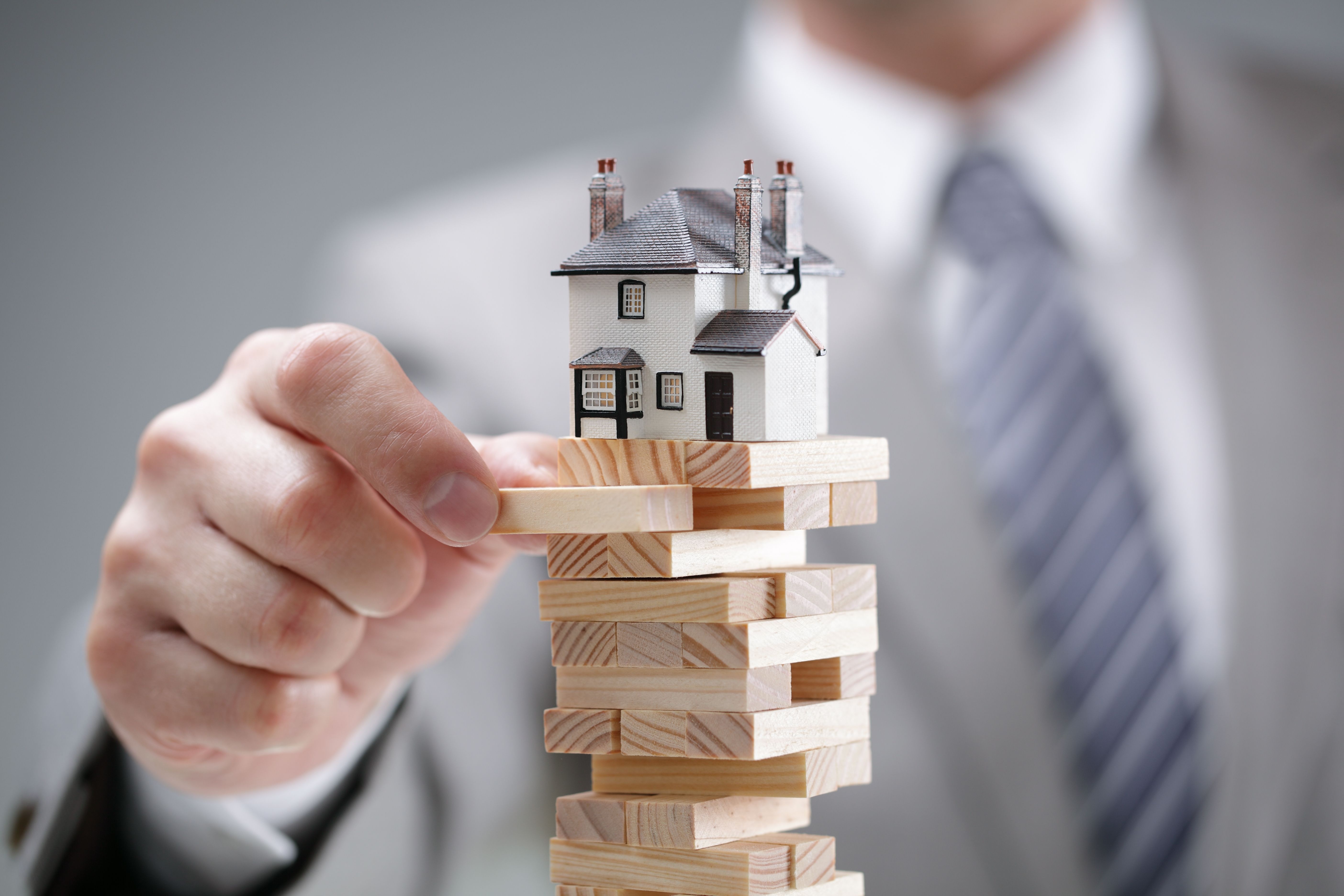 How Do Property Management Companies Handle Tenants?