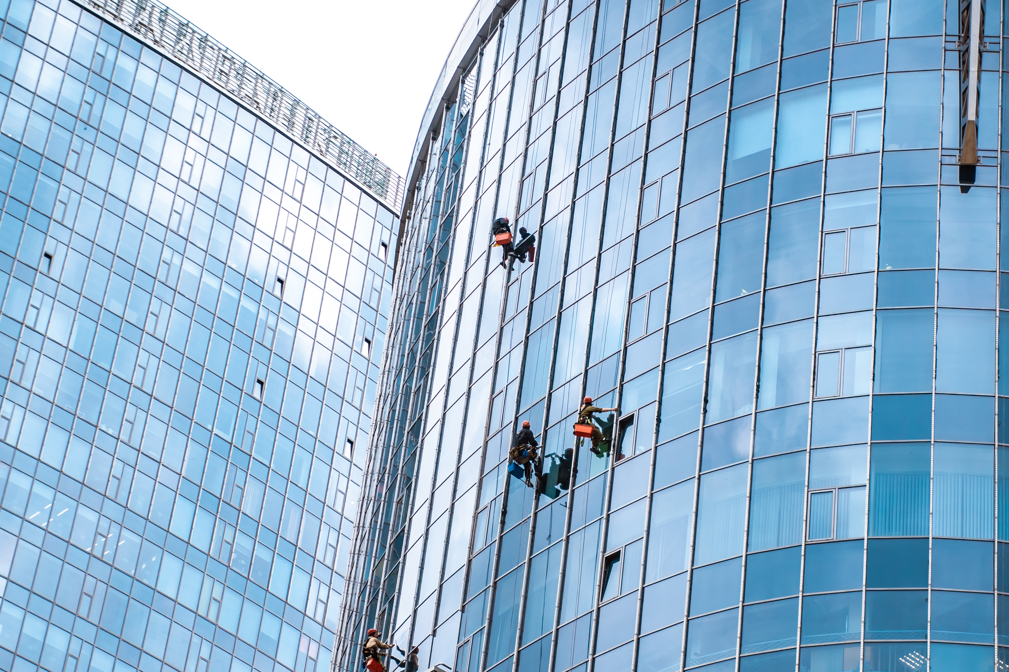 Reaching New Heights: Rope Access Services in Dubai, UAE by Vertex Plus ME