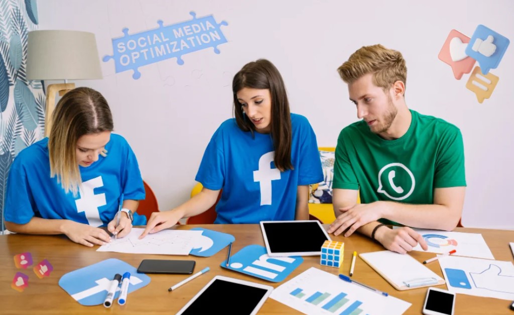 Simplifying Social Media for Indian Enterprises