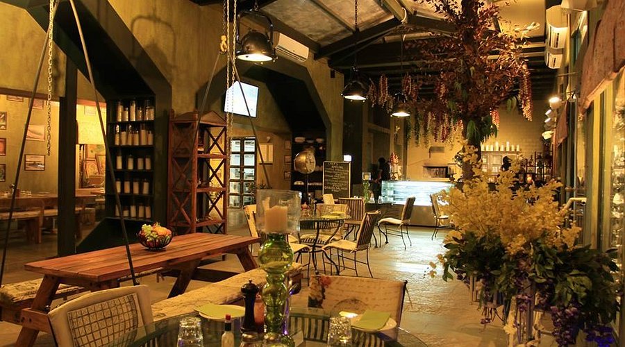Looking for the Coziest Cafe in Town? Here’s What to Try!