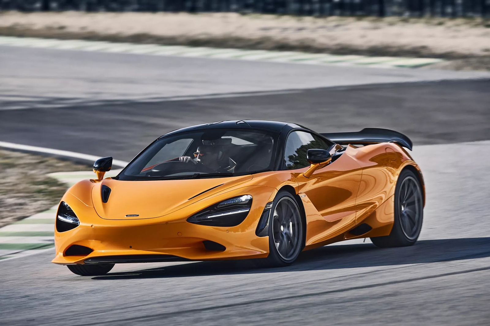 Which McLaren Models Are Available for Rent in Dubai?