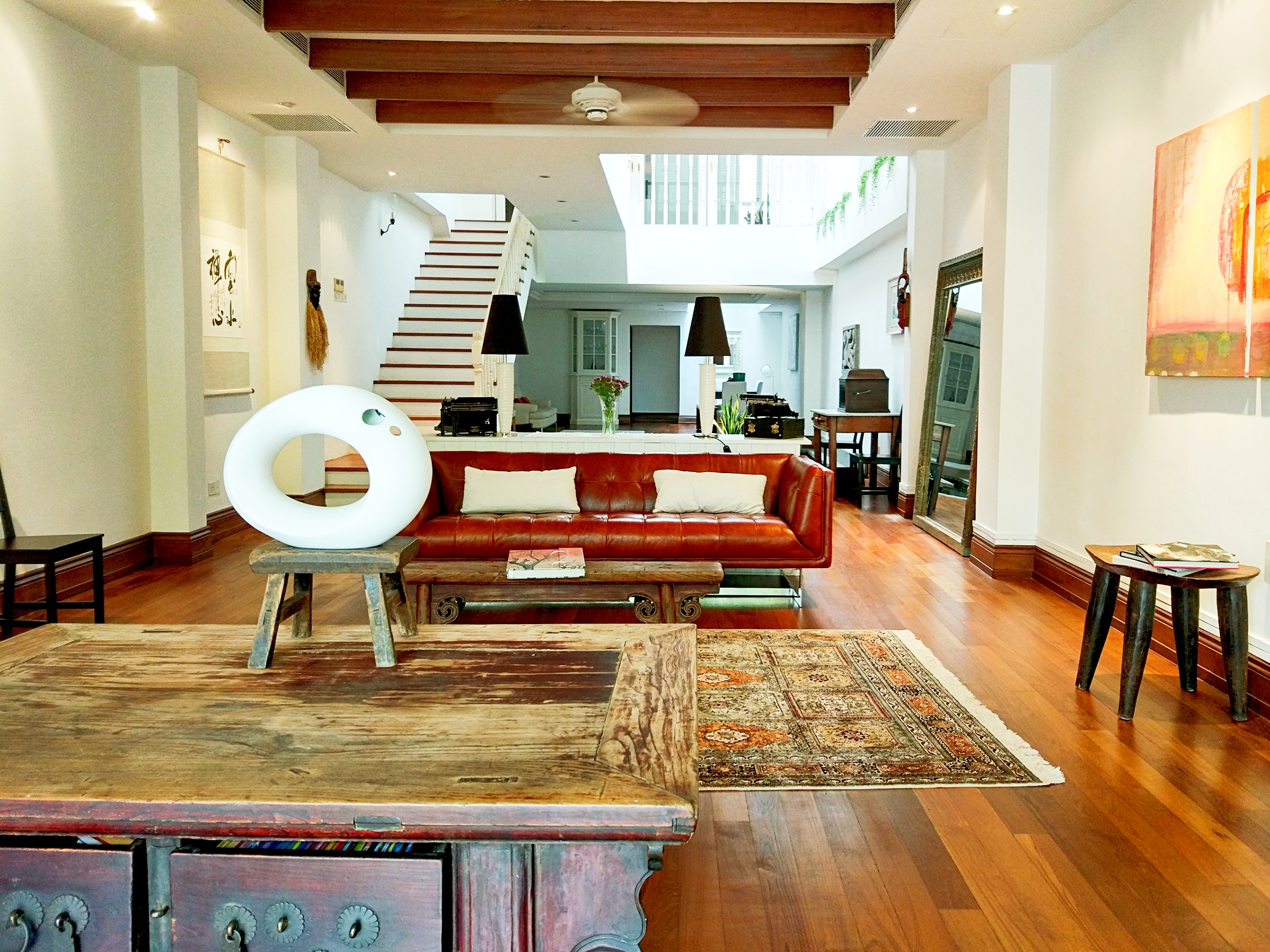 The Ultimate Guide to Choosing a Leather Sofa in Singapore
