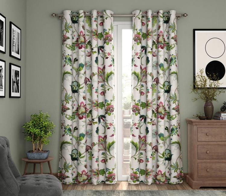 Choosing the Right Curtains for Living Room: A Guide to Elegance and Functionality